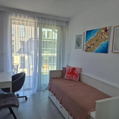 Krystal - Kompleks Hevenia * Pogorzelica (Gmina Rewal)