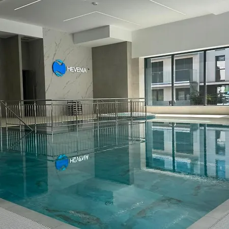 Krystal - Kompleks Hevenia Apartman *